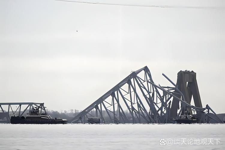 新澳今晚特9点30开什么和俄一桥梁被炸坍塌与俄罗斯桥梁坍塌